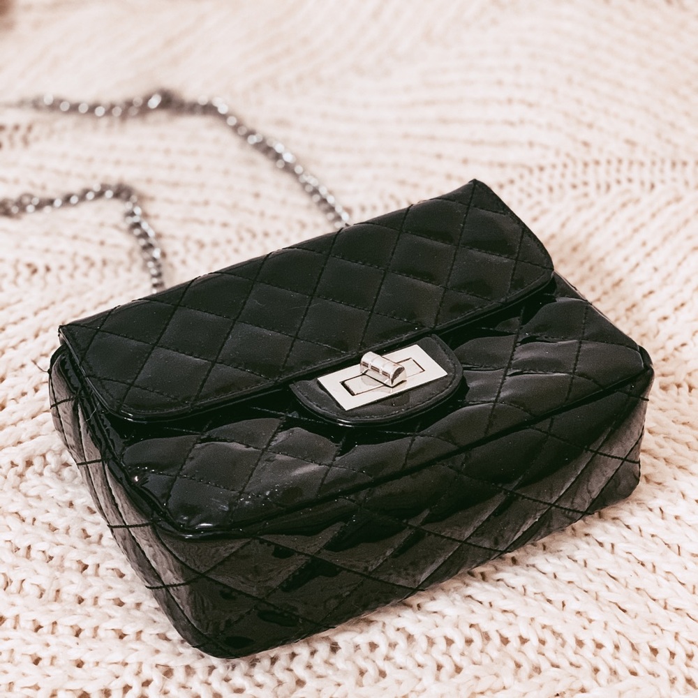 BLACK CROSSBODY PURSE